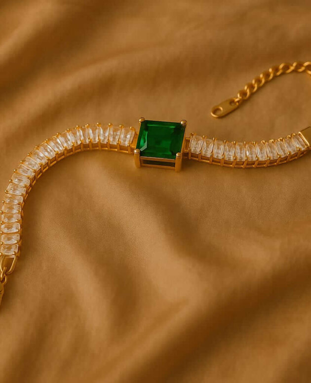 Sparkling Crystal Link Bracelet – Chic Chain with Dazzling Stones