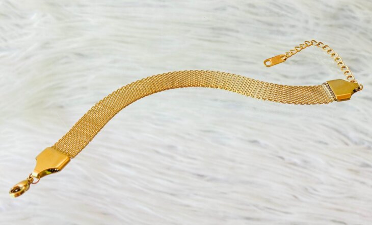 Stylish Mesh Bracelet – Lightweight & Breathable Metal Wristwear - Image 2