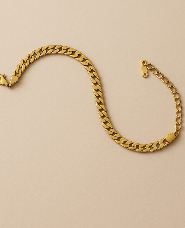 Classic Curb Chain Bracelet – Bold & Durable Wrist Wear in Gold Finish