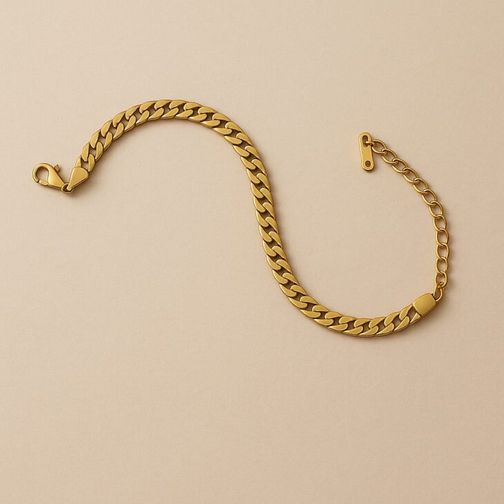 Classic Curb Chain Bracelet – Bold & Durable Wrist Wear in Gold Finish